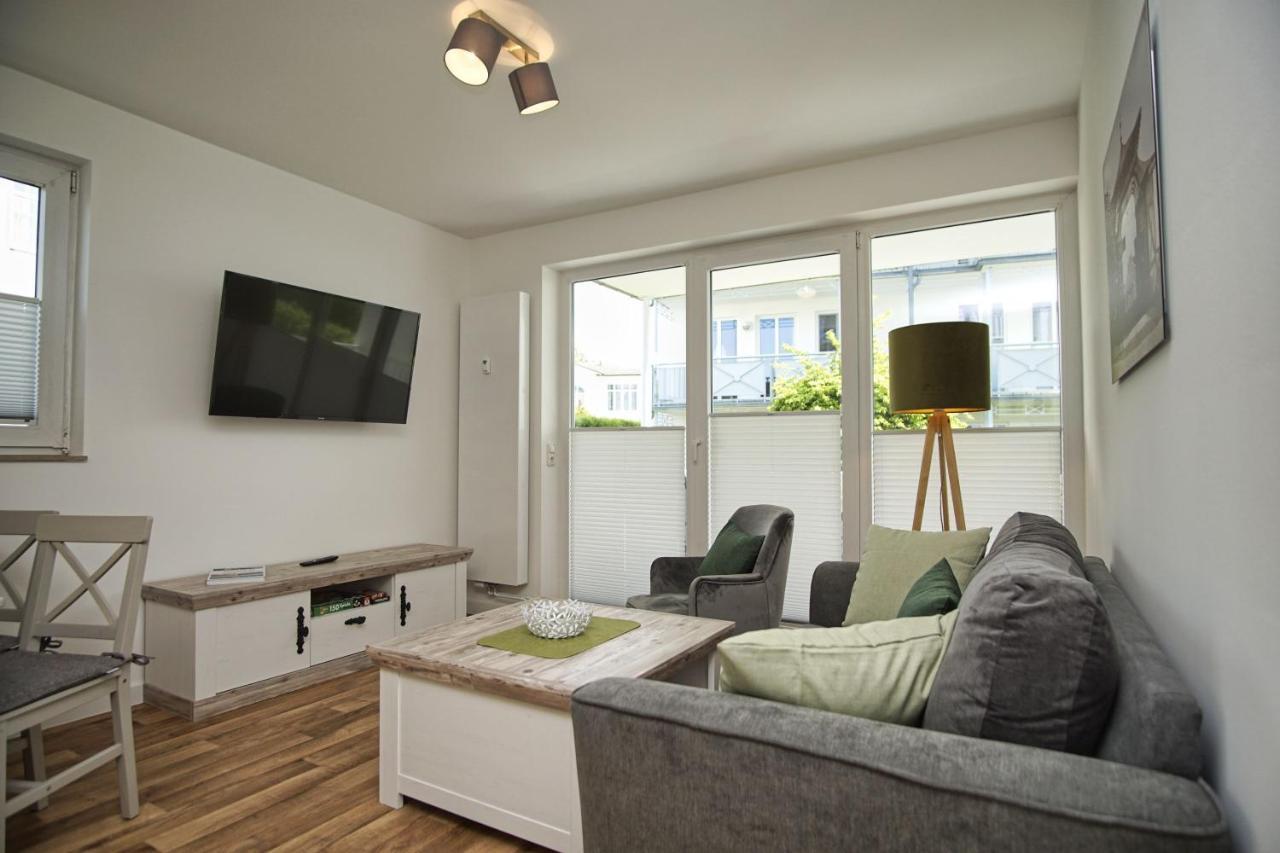 Terrasse, Gratis Nutzung Vom Ahoi Erlebnisbad Und Sauna In Sellin - Villa Karola Fewo 02 Goehren  Buitenkant foto