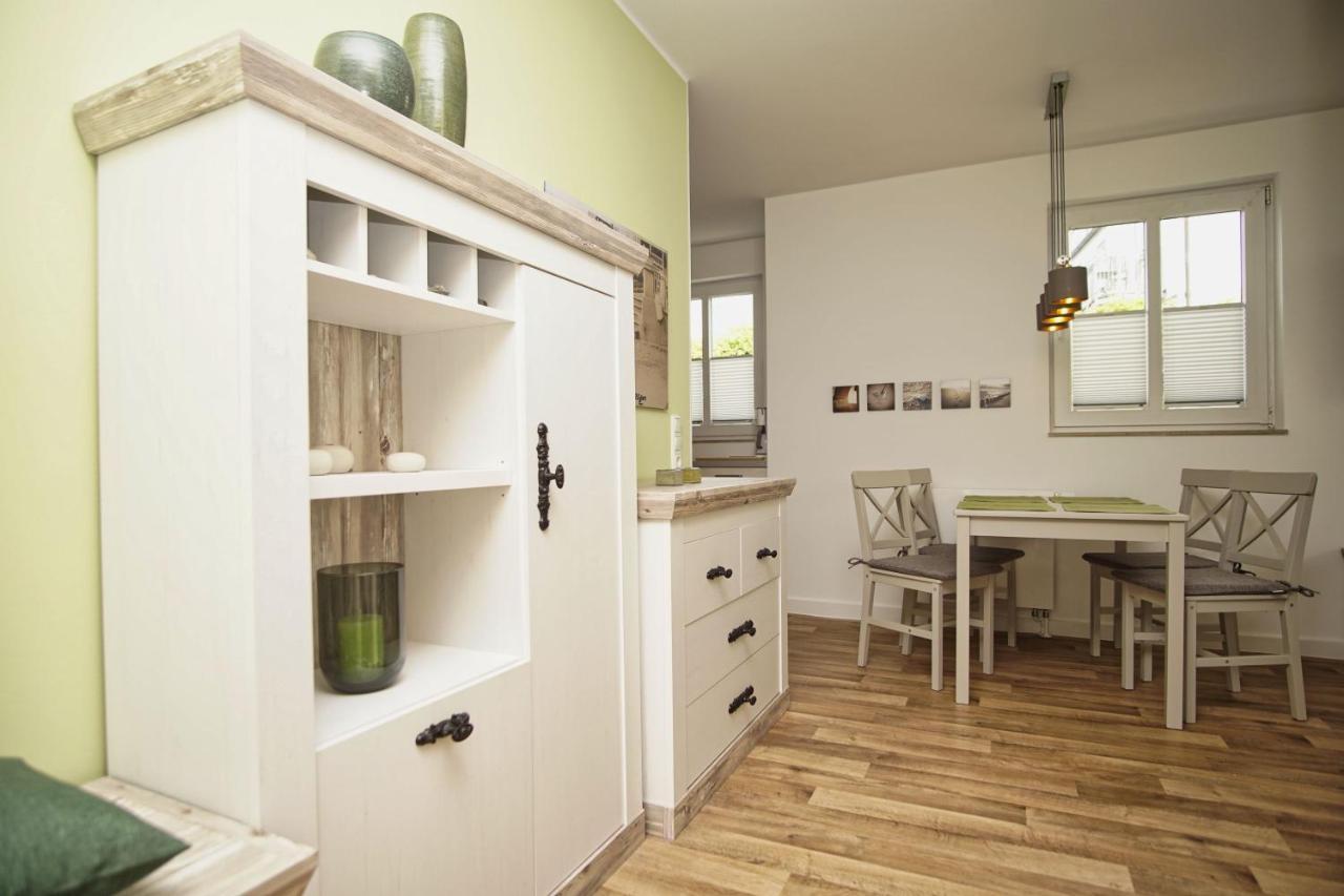 Terrasse, Gratis Nutzung Vom Ahoi Erlebnisbad Und Sauna In Sellin - Villa Karola Fewo 02 Goehren  Buitenkant foto