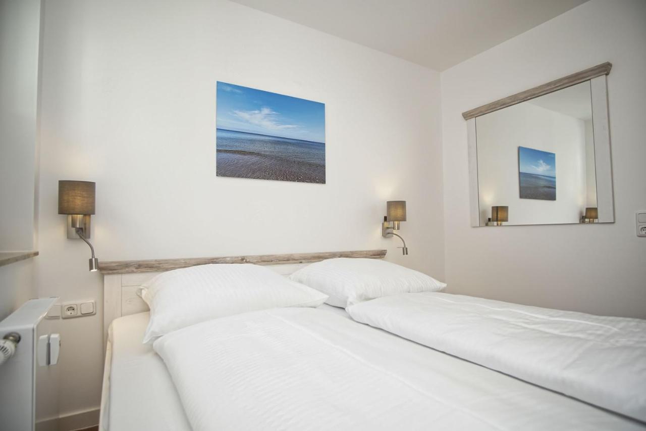 Terrasse, Gratis Nutzung Vom Ahoi Erlebnisbad Und Sauna In Sellin - Villa Karola Fewo 02 Goehren  Buitenkant foto